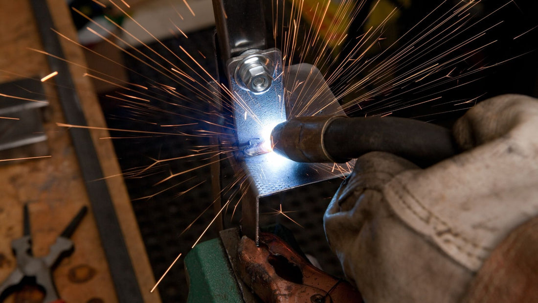Baker's Gas Choosing the Right Welding Gun: MIG, Spool, or Push-Pull?