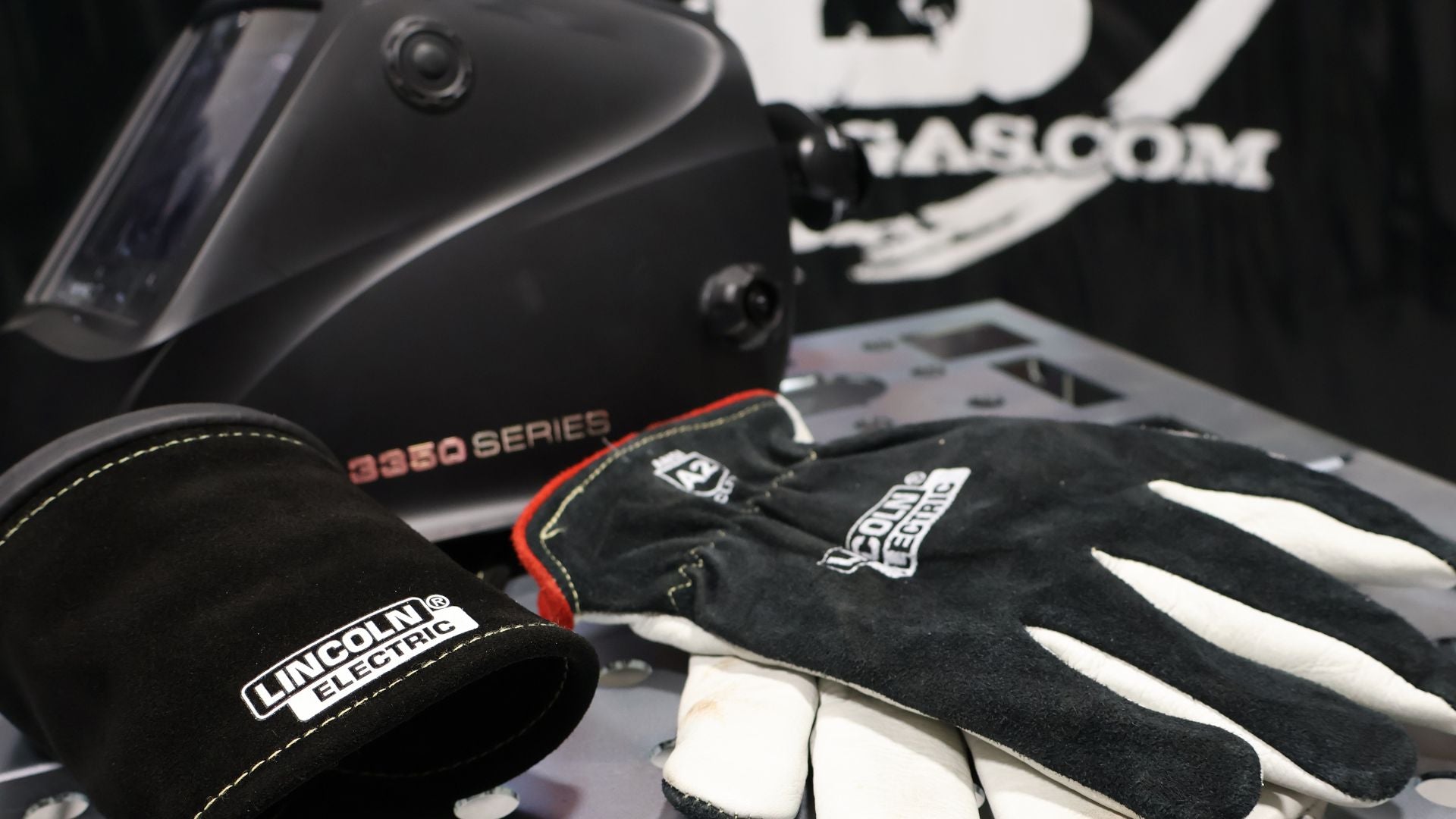 Gift of the Year: Lincoln Viking 3350 Welding Helmet – Baker's Gas