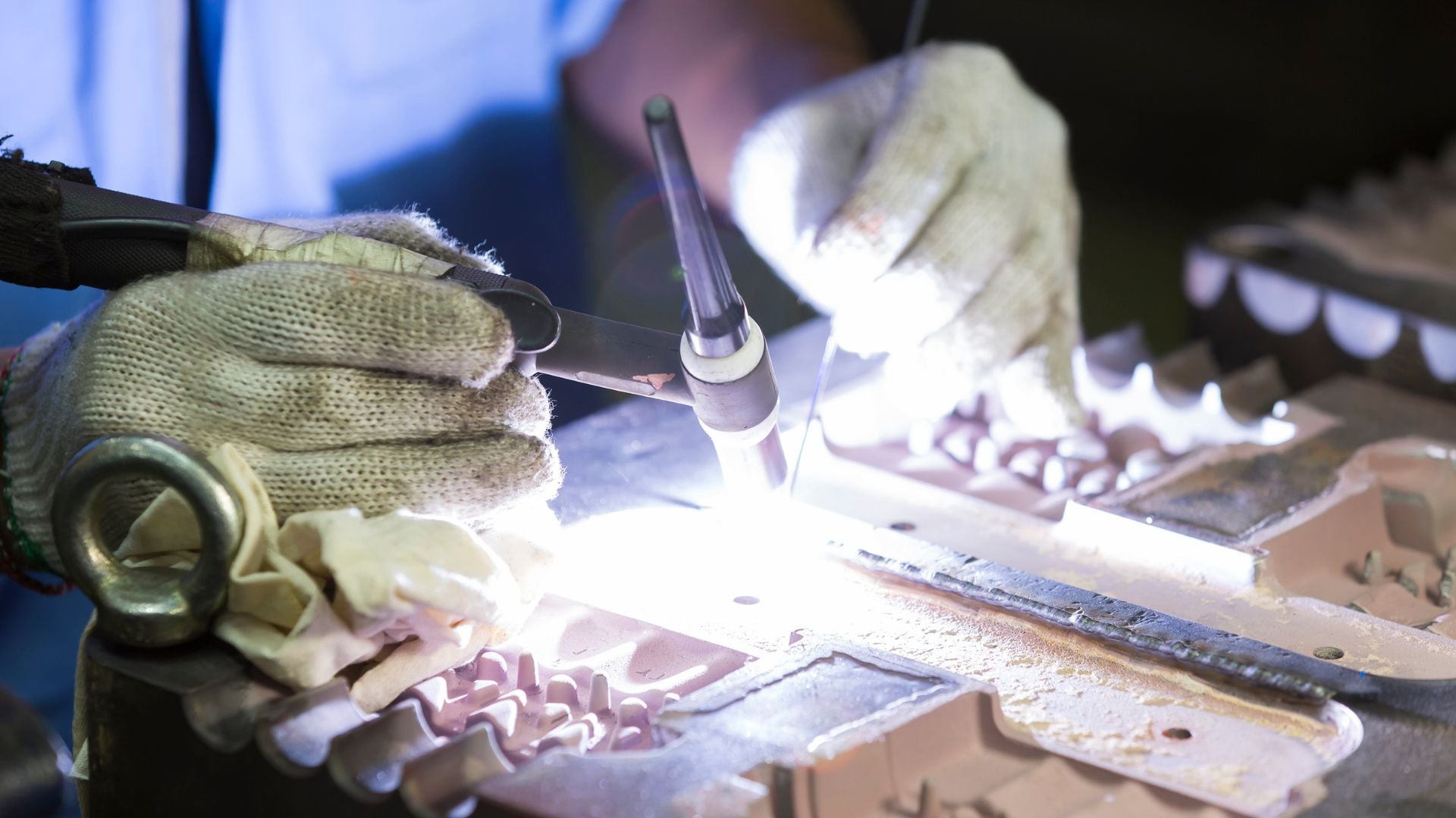 Selecting the Right TIG Torch and Accessories for Your Welding Machine